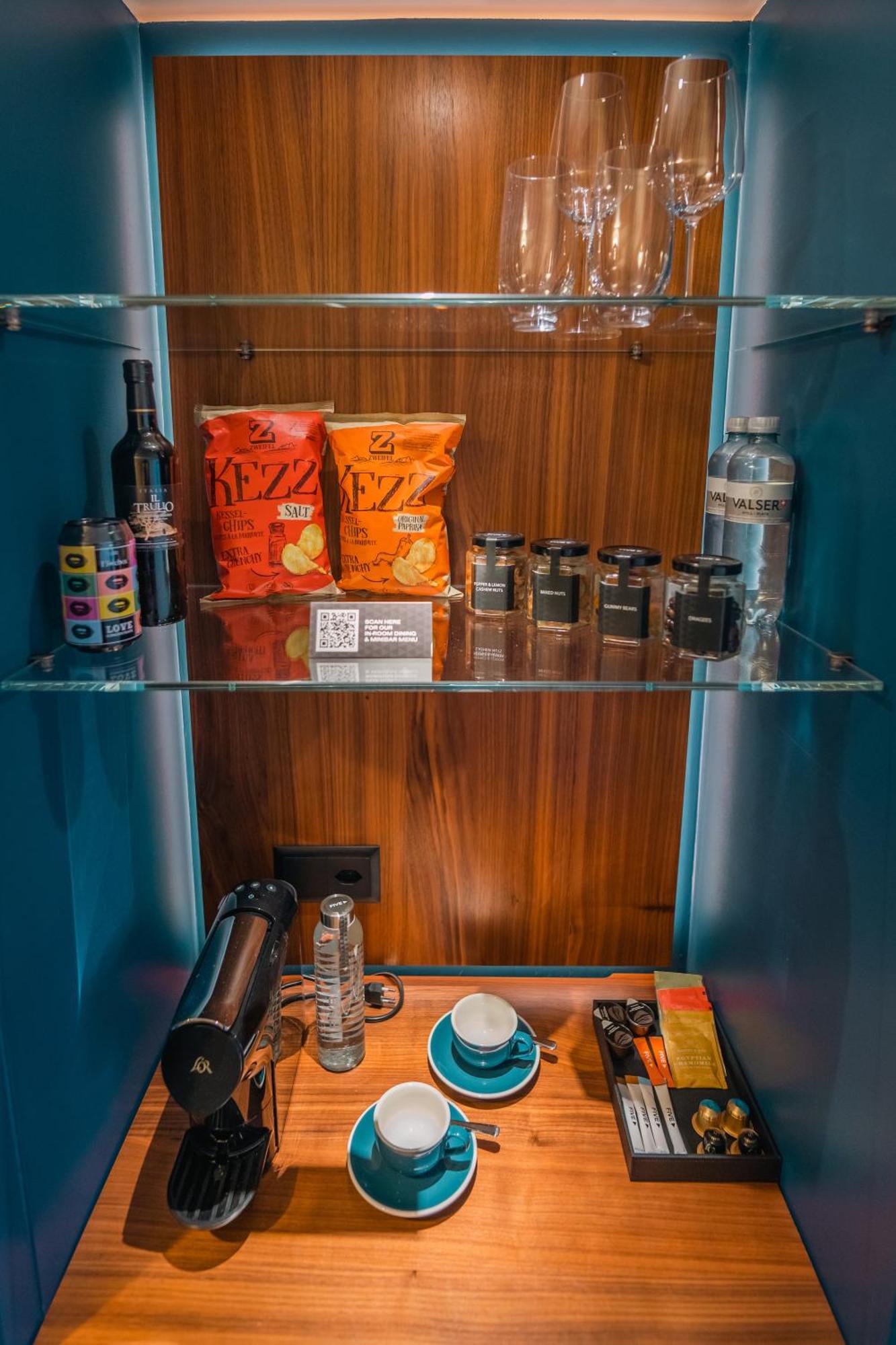 Five Zurich - Luxury City Resort Exterior photo A mini-bar in a hotel room